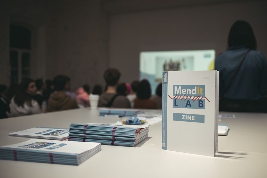 Аспирантская школа по искусству и дизайну выпустила зин в рамках Mendit Research Lab